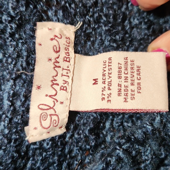 Size Medium Glimmer by J.J. Basics Tunic - Picture 3 of 6